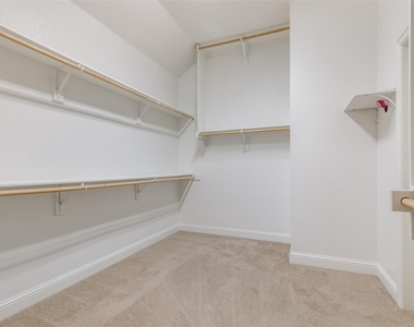 229 Dakota Drive - Photo Thumbnail 16
