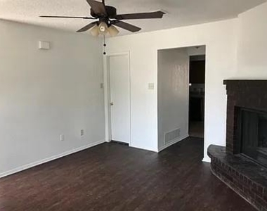 3072 W Sycamore Circle - Photo Thumbnail 1