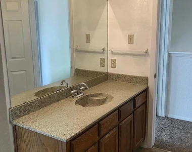 3072 W Sycamore Circle - Photo Thumbnail 13