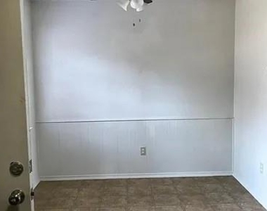3072 W Sycamore Circle - Photo Thumbnail 8