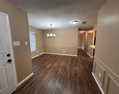 4707 Sausalito Drive - Photo Thumbnail 4