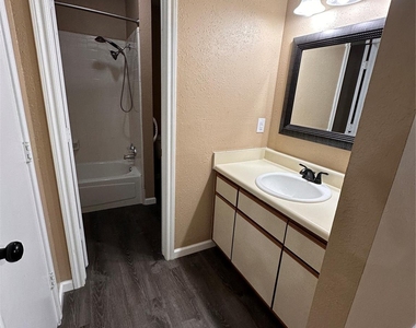 4707 Sausalito Drive - Photo Thumbnail 18