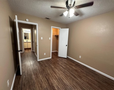 4707 Sausalito Drive - Photo Thumbnail 13