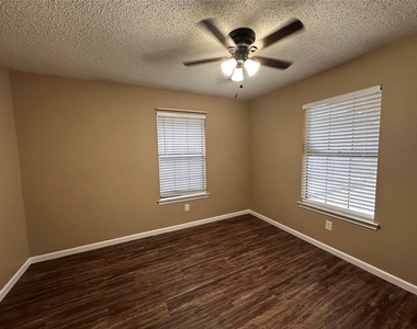 4707 Sausalito Drive - Photo Thumbnail 14