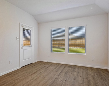410 White Willow Drive - Photo Thumbnail 9