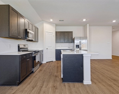 410 White Willow Drive - Photo Thumbnail 7