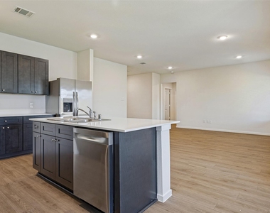 410 White Willow Drive - Photo Thumbnail 8