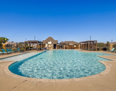 410 White Willow Drive - Photo Thumbnail 23