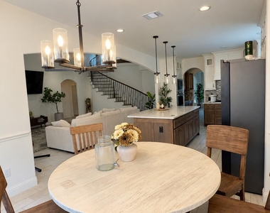 5412 Caesar Creek Court - Photo Thumbnail 4