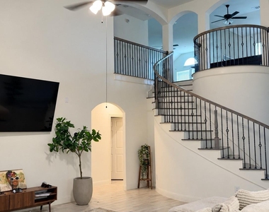 5412 Caesar Creek Court - Photo Thumbnail 5