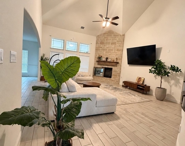 5412 Caesar Creek Court - Photo Thumbnail 2