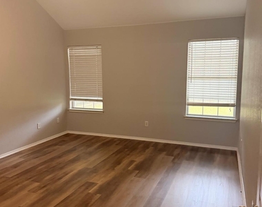 1619 Wintercrest Road - Photo Thumbnail 5