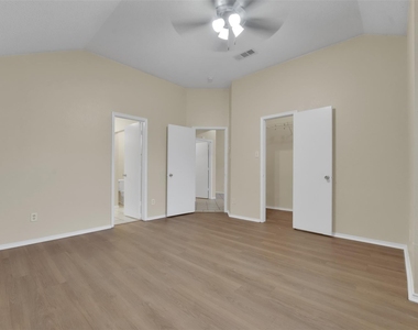 321 Dakota Drive - Photo Thumbnail 15