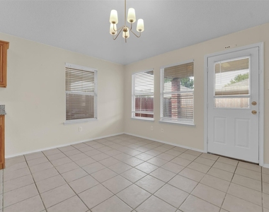 321 Dakota Drive - Photo Thumbnail 8