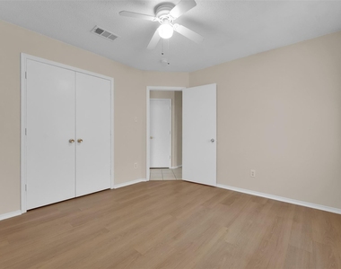 321 Dakota Drive - Photo Thumbnail 12