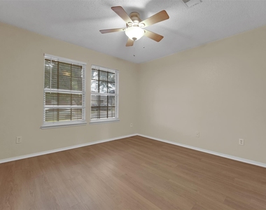 321 Dakota Drive - Photo Thumbnail 14