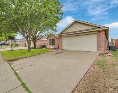 321 Dakota Drive - Photo Thumbnail 1