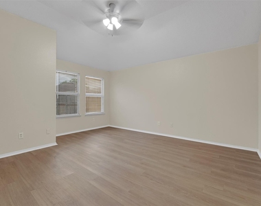 321 Dakota Drive - Photo Thumbnail 13
