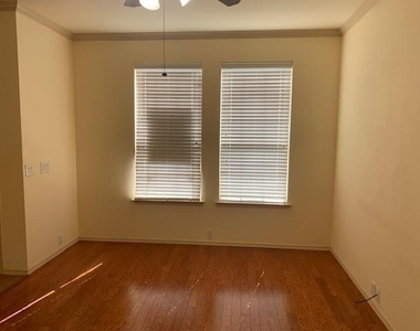 2226 Glacier Park Lane - Photo Thumbnail 6