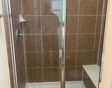2226 Glacier Park Lane - Photo Thumbnail 10