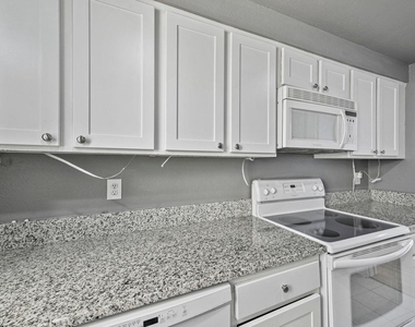 3100 Cole Avenue - Photo Thumbnail 17