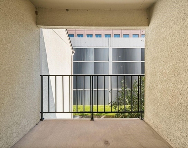 3100 Cole Avenue - Photo Thumbnail 24