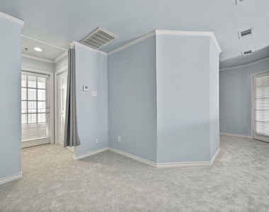 3100 Cole Avenue - Photo Thumbnail 26