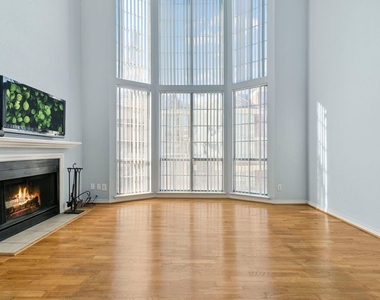 3100 Cole Avenue - Photo Thumbnail 4