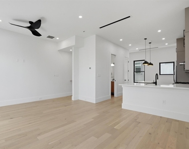 4526 Cabell Drive - Photo Thumbnail 9