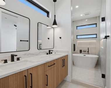 4526 Cabell Drive - Photo Thumbnail 15
