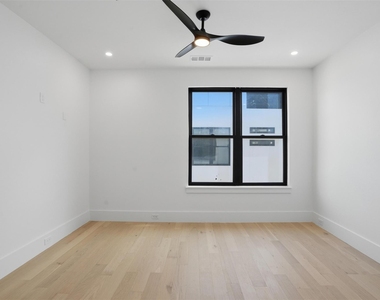 4526 Cabell Drive - Photo Thumbnail 12