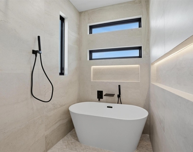 4526 Cabell Drive - Photo Thumbnail 16