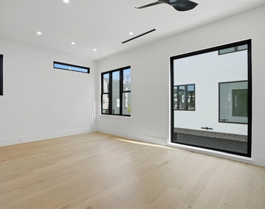 4526 Cabell Drive - Photo Thumbnail 11