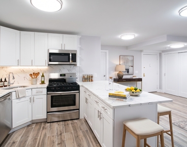 570 West 183rd Street - Photo Thumbnail 3