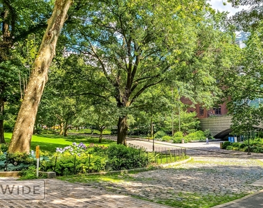 405 West 50th Street - Photo Thumbnail 2