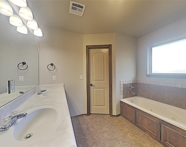 3204 Sahoma Trail - Photo Thumbnail 9