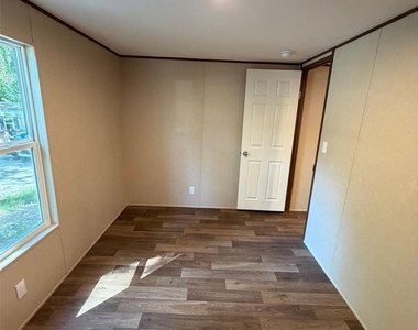 2034 Shelby Road - Photo Thumbnail 5