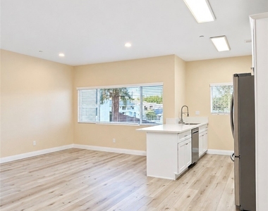 2500 Hermosa Ave - Photo Thumbnail 2