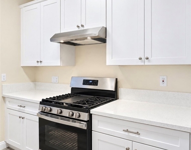 2500 Hermosa Ave - Photo Thumbnail 3