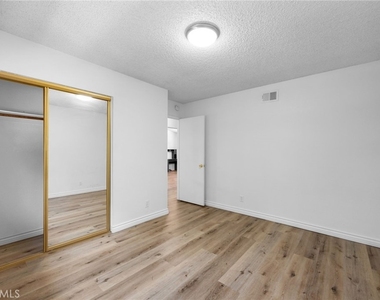 11855 Ramona - Photo Thumbnail 19