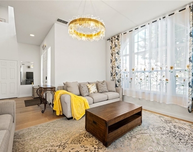 19366 Fortune Place - Photo Thumbnail 6