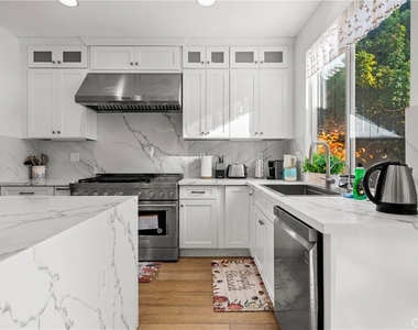 19366 Fortune Place - Photo Thumbnail 12