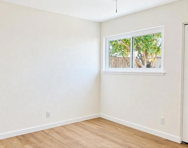 5376 Lehigh Street - Photo Thumbnail 11