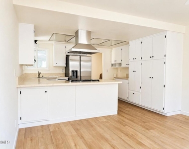5376 Lehigh Street - Photo Thumbnail 5