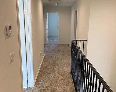 343 Newbury Vista Lane - Photo Thumbnail 15