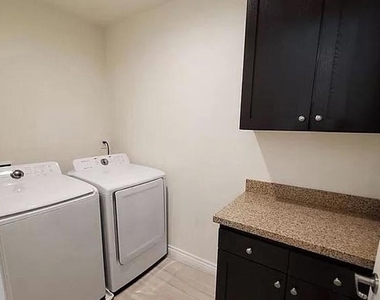343 Newbury Vista Lane - Photo Thumbnail 20
