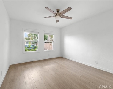 6642 Vineland Avenue - Photo Thumbnail 15