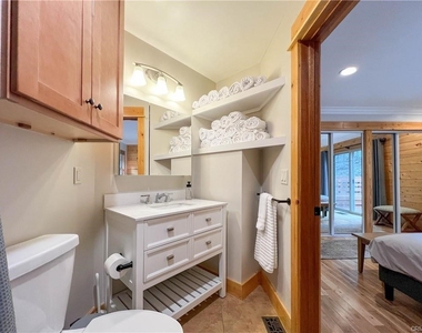 2300 Cypress - Photo Thumbnail 22