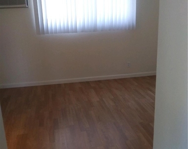 14301 Addison Street - Photo Thumbnail 9