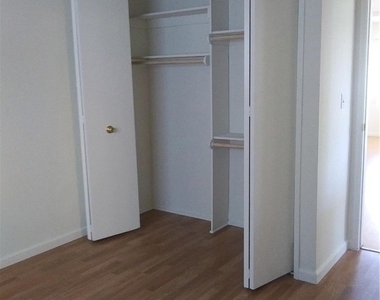 14301 Addison Street - Photo Thumbnail 8
